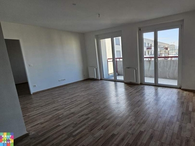 UNBEFRISTETE MIETDAUER - 3 ZIMMERWOHNUNG MIT BALKON UND LOGGIA