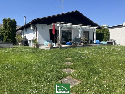 WOHNEN AM WASSER! Bungalow mit Blick ins Grüne und direktem Badezugang! Erholung pur!