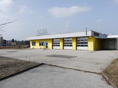 Büro, Werkstatt, Büro-Container und große Freifläche zu mieten!