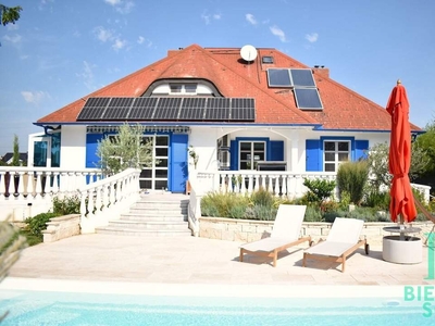 Mediterranes Lebensgefühl pur – Einzigartiges Einfamilienhaus mit Pool in Jois / Neusiedler See