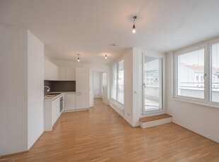 ab 1.2.25: praktisch aufgeteilte helle 2 Zimmer Dachgeschosswohnung mit Terrasse