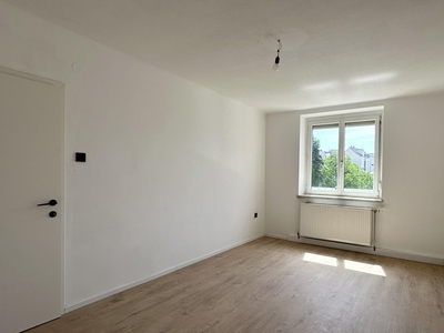 zentrale & sanierte 3-Zimmer-Wohnung Nähe der Landstraße mit neuer hochwertiger Küche