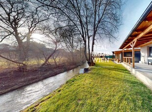 Einfamilienhaus am Bach