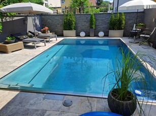 Offen geschnittene 2-Zimmer- Wohnung mit großer Terrasse und Pool!