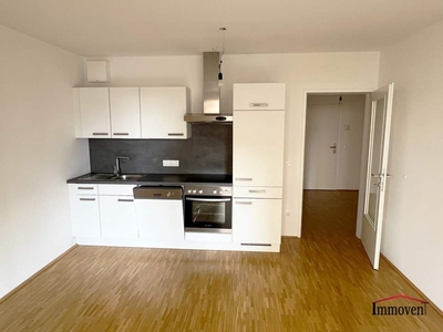 ZENTRALE LAGE - 2-Zimmerwohnung mit Loggia!