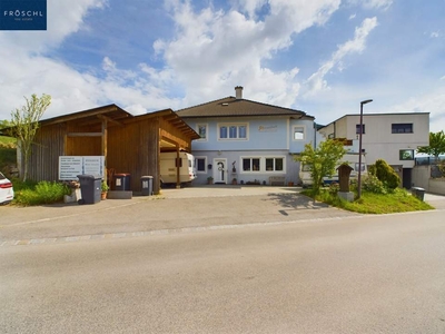 Einfamilienhaus mit herrlichem Garten, Terrasse und Gewerbeflächen in Eggendorf am Fuß des Stiftes Göttweig