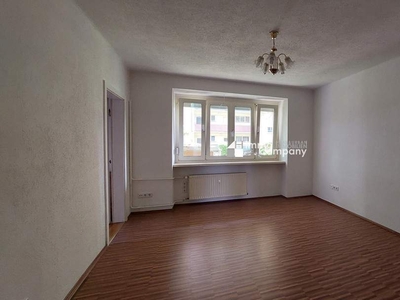 Erdgeschosswohnung in zentraler Lage - 4 Zimmer, ca.65m², teilsaniert, inkl. Personenaufzug