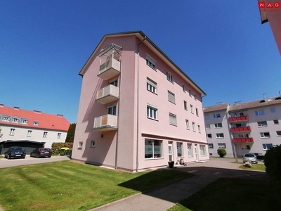 Freundliche, teilsanierte Wohnung mit Ausblick!