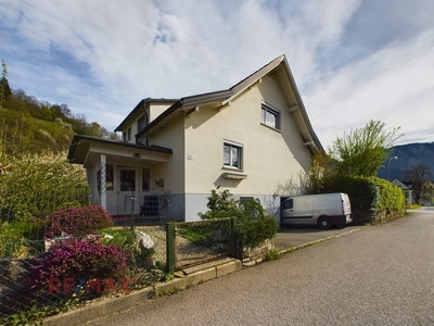 Großer Garten mit Haus und viel Platz für Ihre Ideen