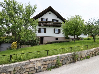 Einfamilienhaus mit Einliegerwohnung im Nebengebäude in ruhiger Lage