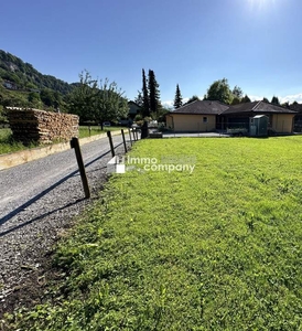 Luxuriöser Bungalow mit hochwertiger Ausstattung, Hohenems, zentrumsnah, sehr geräumige Dreier-Garage, viel Grundstücksfläche und Gartenanlage rund um das Haus, mit Terrasse, viele KFZ Außen-Stellplätze, Ruhelage / Sackgasse