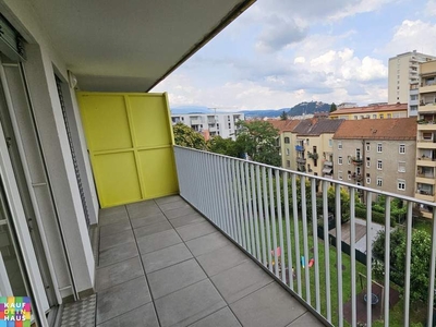 4 Zimmerwohnung mit Balkon und Einbauküche! Unbefristeter Mietvertrag