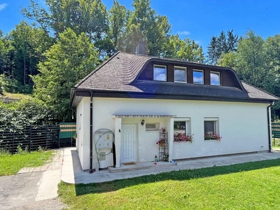 Hübsches Zuhause auf ebenem Grund am Fuße des Rekawinkler Bergs