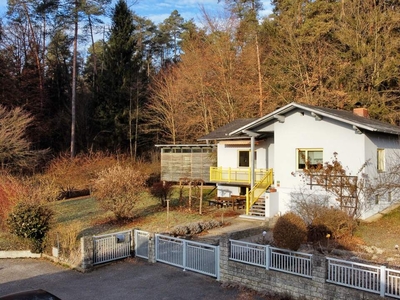 Bungalow mit großem Grundstück in Sackgassenlage - Extra Sauna- u. Wellness-Haus - Park&Ride 200m!