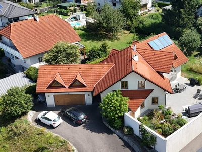 TRAUMHAFT - Top gepflegtes Einfamilienhaus in Pregarten - Wohnen auf 283m² mit gepflegtem Garten und Pool