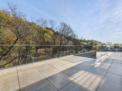 Wohnen auf höchster Ebene - Penthouse-Wohnung mit privatem Dachterrassen-Pool