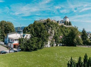 Großzügige Wohnung mit Festungsblick!