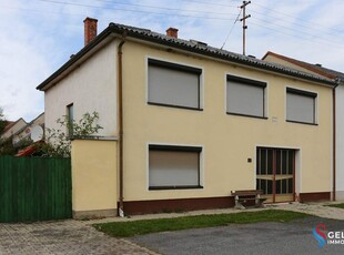 Großzügiges Bauernhaus in Landsee, Burgenland mit ca. 162 m² Wohnfläche, Nebengebäuden und Garten - sofort zu beziehen