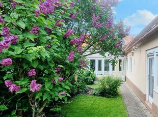 Idyllisches Wohnhaus mit Pool und herrlichem Wintergarten - inklusive Verkaufsoption des hinteren Grundstücksteil