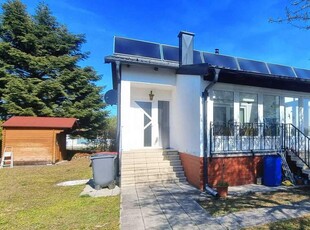 Ihr Traumhaus in Oberhausen: Exklusiver Bungalow mit Pool, Sauna und Wintergarten