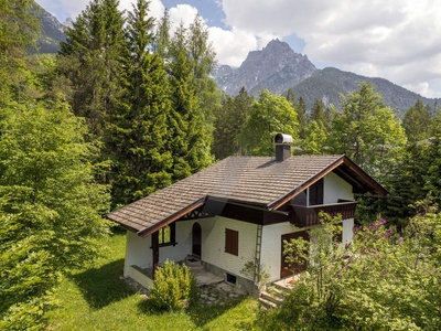 Sonniges Grundstück in ruhiger Lage mit Altbestand und Freizeitwohnsitz