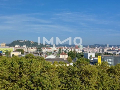 1. MONAT MIETFREI REININGHAUS TOP AUSGESTATTETE 2-ZIMMERWOHNUNG MIT WUNDERSCHÖNEM STADTBLICK