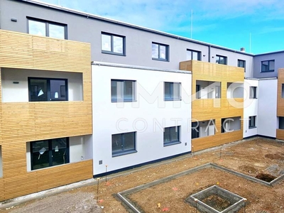 Barrierefreie 2-Zimmer-Wohnung mit Loggia im Erdgeschoß - Blick in den grünen Innenhof