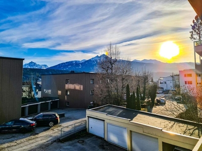 Fabelhafte 4-Zimmer-Wohnung mit Balkon und Garagenbox in prächtiger Aussichtslage in Hötting!