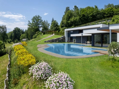 Luxus-Wohnhaus in traumhafter Ruhe-/ & Aussichtslage im Rosental