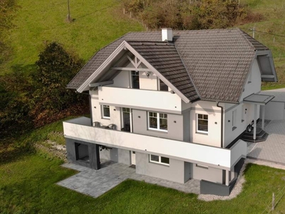 Sonniges Ein-/Mehrfamilienhaus mit schönem Seeblick in Bodensdorf am Ossiacher See