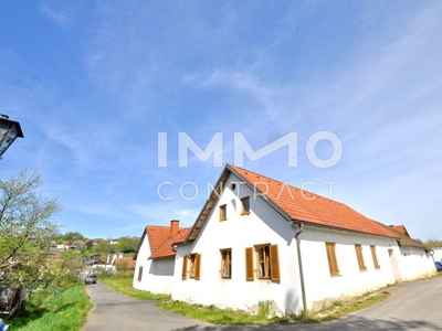 Traditioneller Vierseithof - Idyllischer Innenhof – Erleben Sie im Innenhof Ihr open air Wohnzimmer