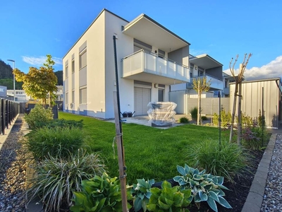 Moderne Wohnung mit Garten, Carport und Parkplatz: Nutzen Sie diese seltene Gelegenheit! Provisionsfrei für die Käufer!