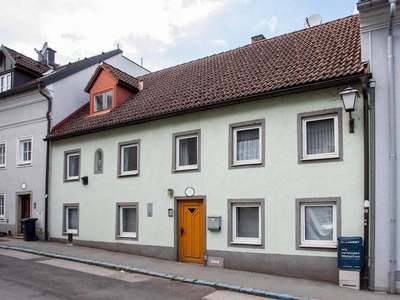 Sanierungsbedürftiges Stadthaus in Toplage am Römerberg