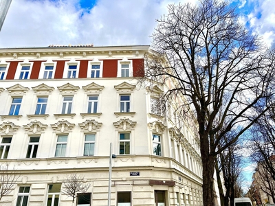 Entzückende Altbauwohnung in 1140 Wien (U3 vor der Tür)