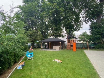 Wunderschöne Wohnung mit riesigen Eigengarten in Haid