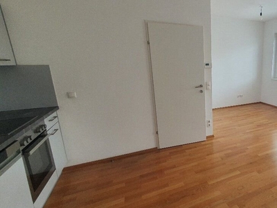 2-Zimmer-Balkonwohnung Nähe Landstraße Hauptstraße! Sofortbezug!