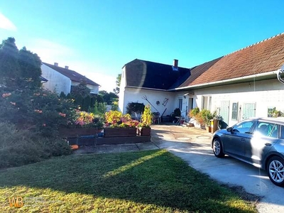 Schmuckes Landhaus mit sonnigem Garten in Zurndorf