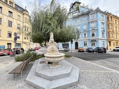 Wilten: 3-Zimmer-Altbauwohnung mit Balkon zum Innenhof