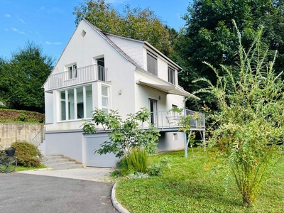 Wohnglück in bester Lage, Lage, Lage: Schönes Haus mit tollem Garten