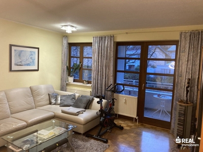 Gemütliche 3 Zimmer Wohnung mit Loggia und Balkon