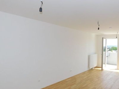 Hochwertiger Neubau - 3 Zimmer Wohnung mit 10 m² Balkon, viel Komfort und TG Platz