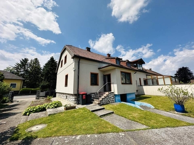 Haus mit traumhaftem 1.457m² Grundstück und Nebengebäuden