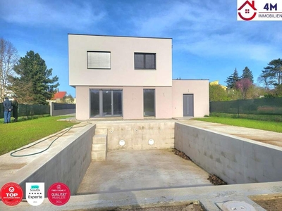 NEUBAU** Traumvilla mit großem Garten, Pool und Garage in Strasshof an der Nordbahn