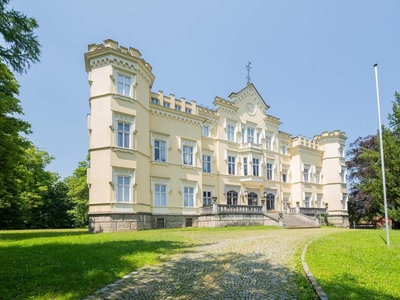 Historische 2-Zimmer-Wohnung im Schloss Voglsang