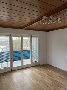 Sehr helle, vollrenovierte 92m² Mietwohnung mit Balkon