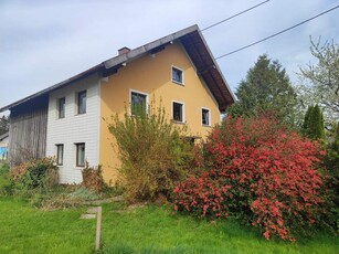 Einfamilienhaus/Sacherl mit großem Garten