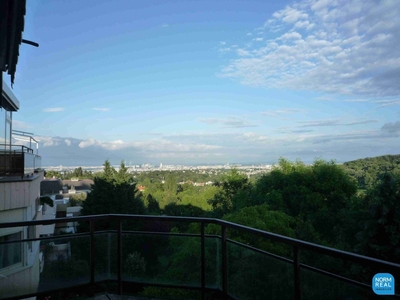 Terrassenwohnung mit Traumaussicht und viel Platz Nähe American International School