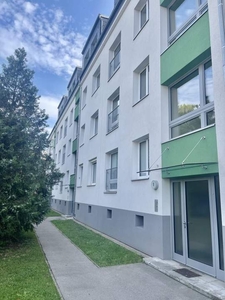 HELLE 3 ZIMMER NEUBAUWOHNUNG MIT BALKON IN ZENTRALER LAGE