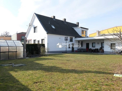 Einfamilienhaus mit Garten, Carport, Garage, 2 Bädern und viel Platz