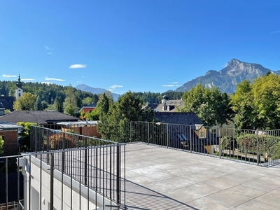 255m² Penthouse auf einer Ebene mit großen Panoramaterrassen in Morzg